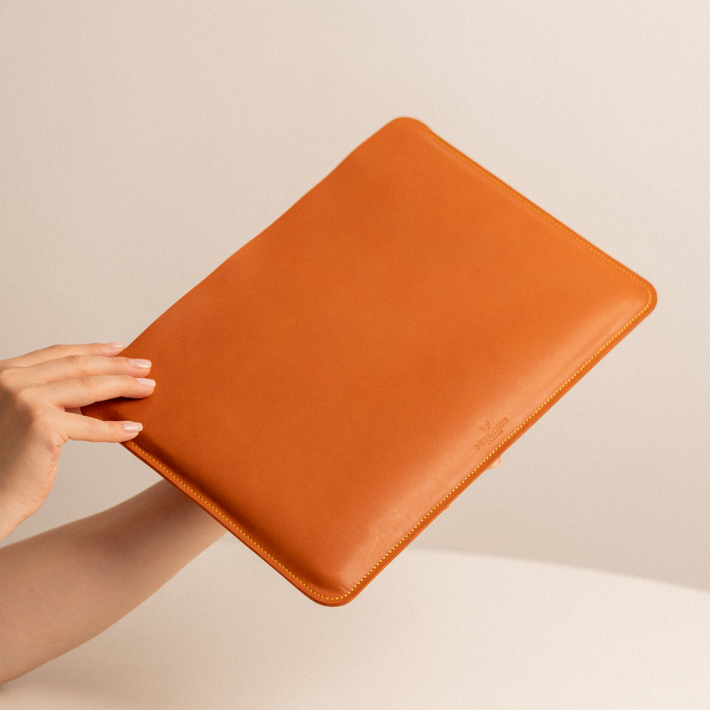 Deri Macbook Kılıfı