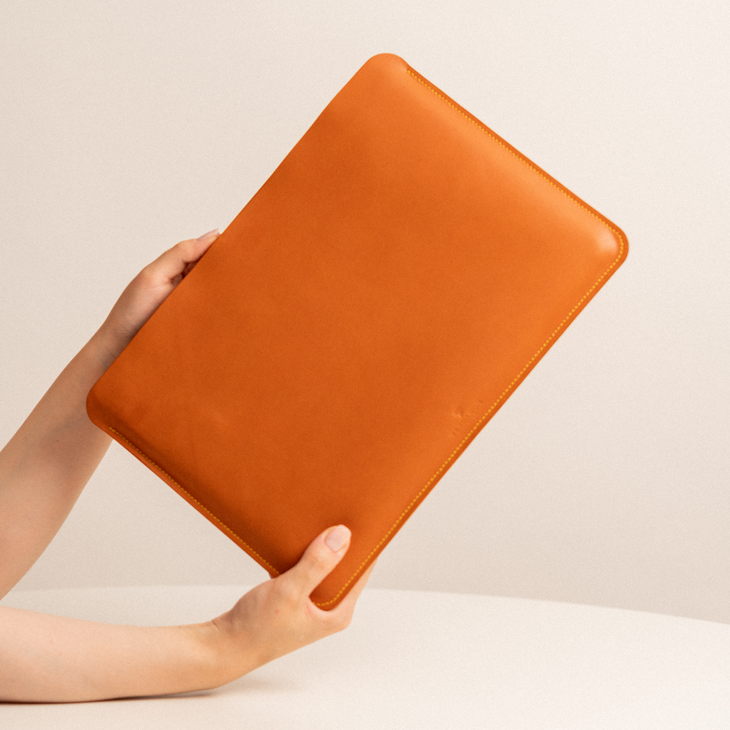 Deri Macbook Kılıfı